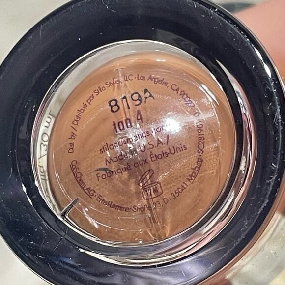 Still Hide and Chic Foundation NIB Shade Tan 4 - Picture 3 of 4